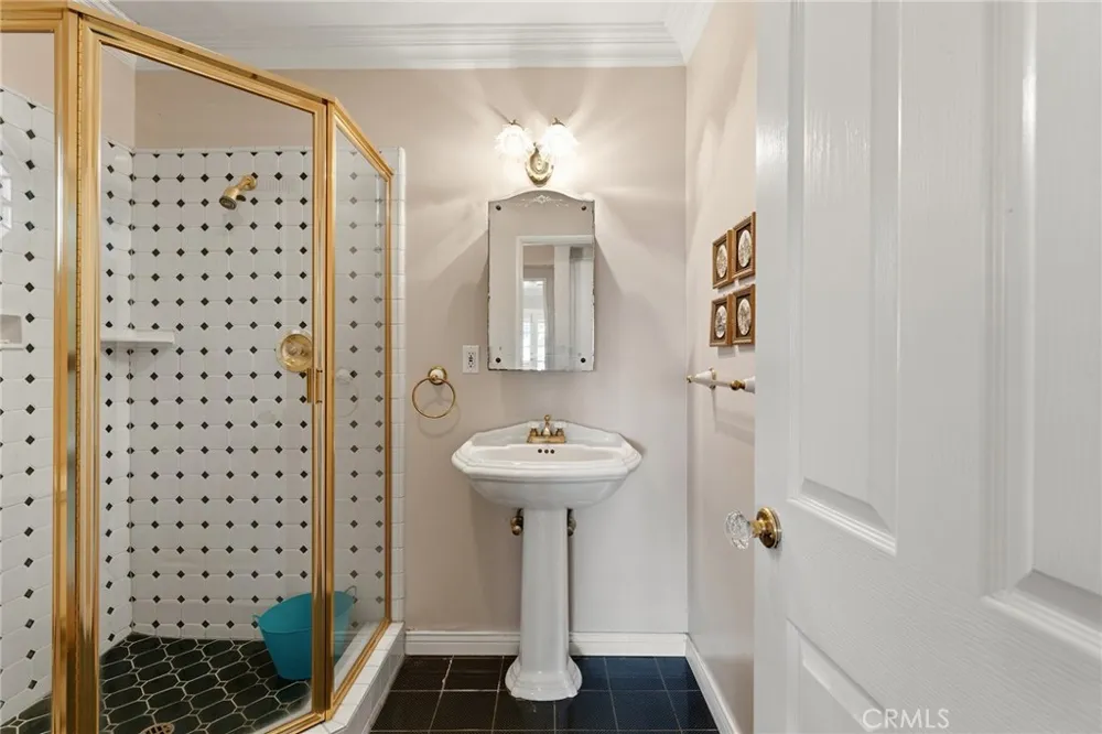 18070 Boris Drive Encino, CA 91316