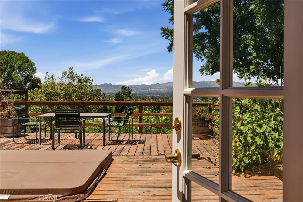 18070 Boris Drive Encino, CA 91316