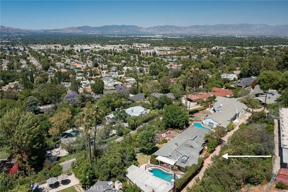 18070 Boris Drive Encino, CA 91316