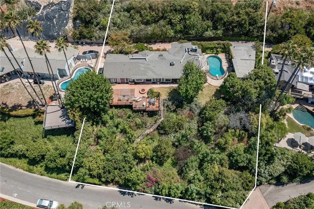 18070 Boris Drive Encino, CA 91316