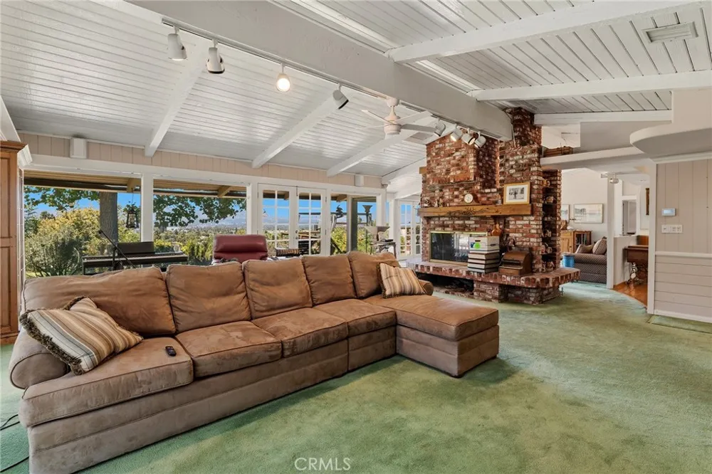 18070 Boris Drive Encino, CA 91316