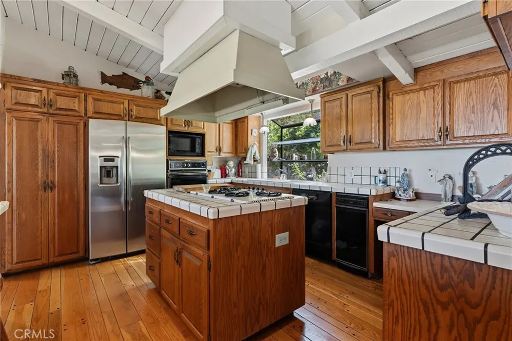 18070 Boris Drive Encino, CA 91316