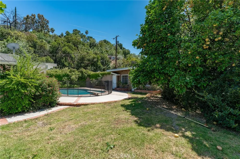18070 Boris Drive Encino, CA 91316