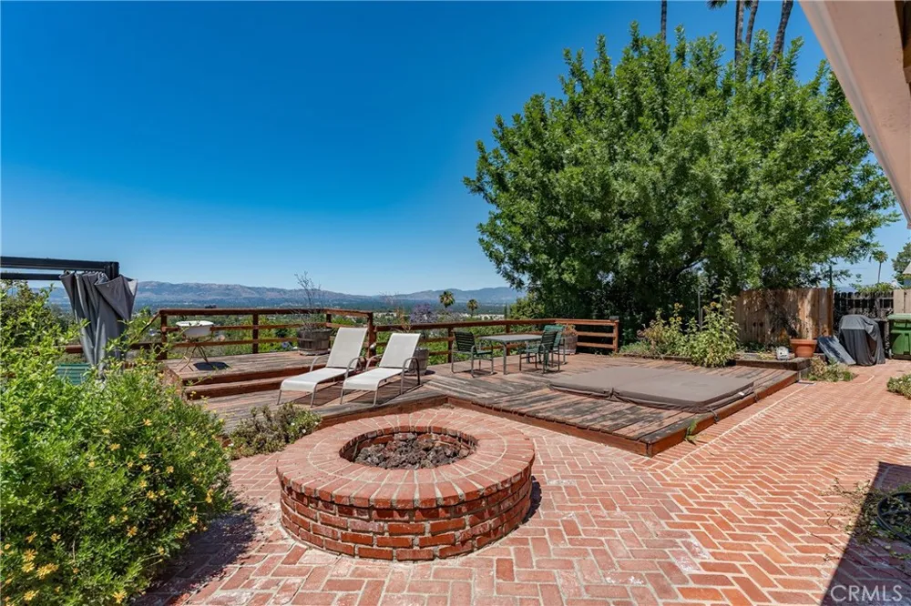18070 Boris Drive Encino, CA 91316