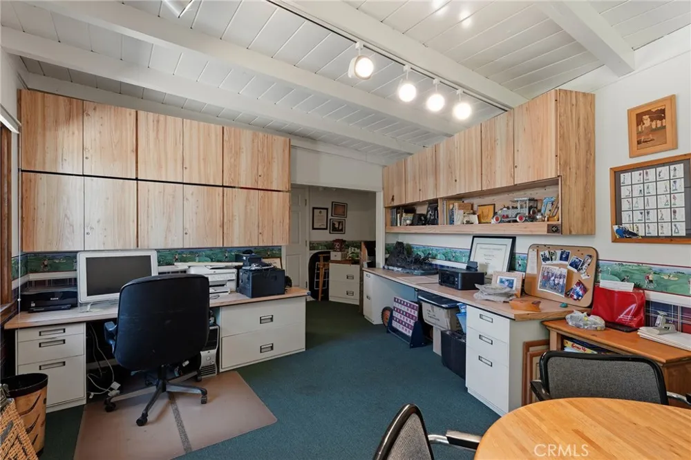 18070 Boris Drive Encino, CA 91316
