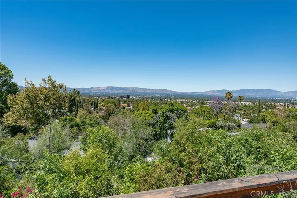 18070 Boris Drive Encino, CA 91316