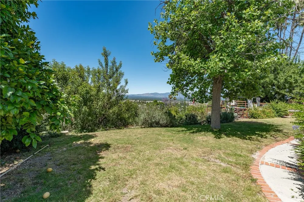 18070 Boris Drive Encino, CA 91316