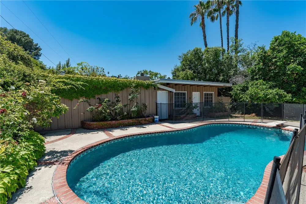 18070 Boris Drive Encino, CA 91316