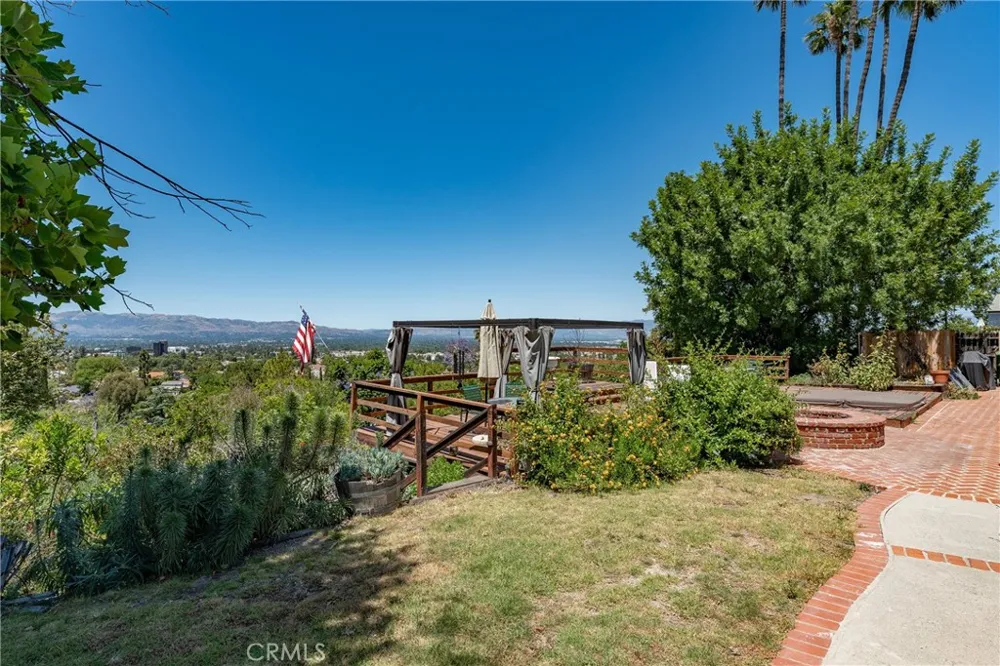 18070 Boris Drive Encino, CA 91316