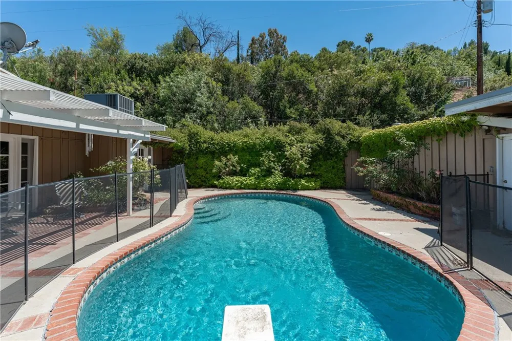 18070 Boris Drive Encino, CA 91316