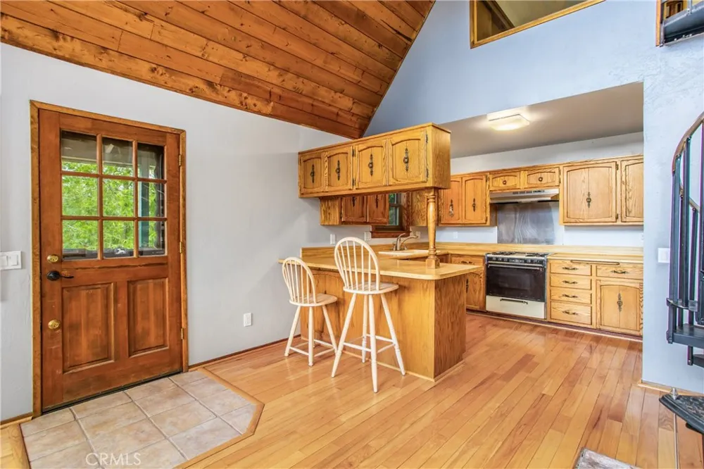 6429 Cedar Avenue Angelus Oaks, CA 92305