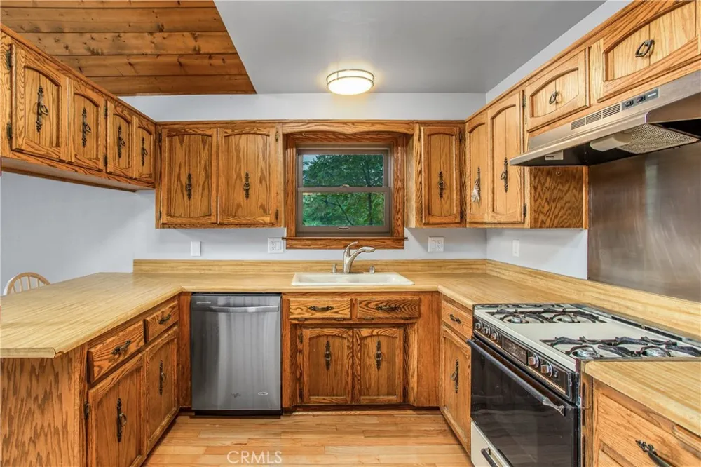 6429 Cedar Avenue Angelus Oaks, CA 92305