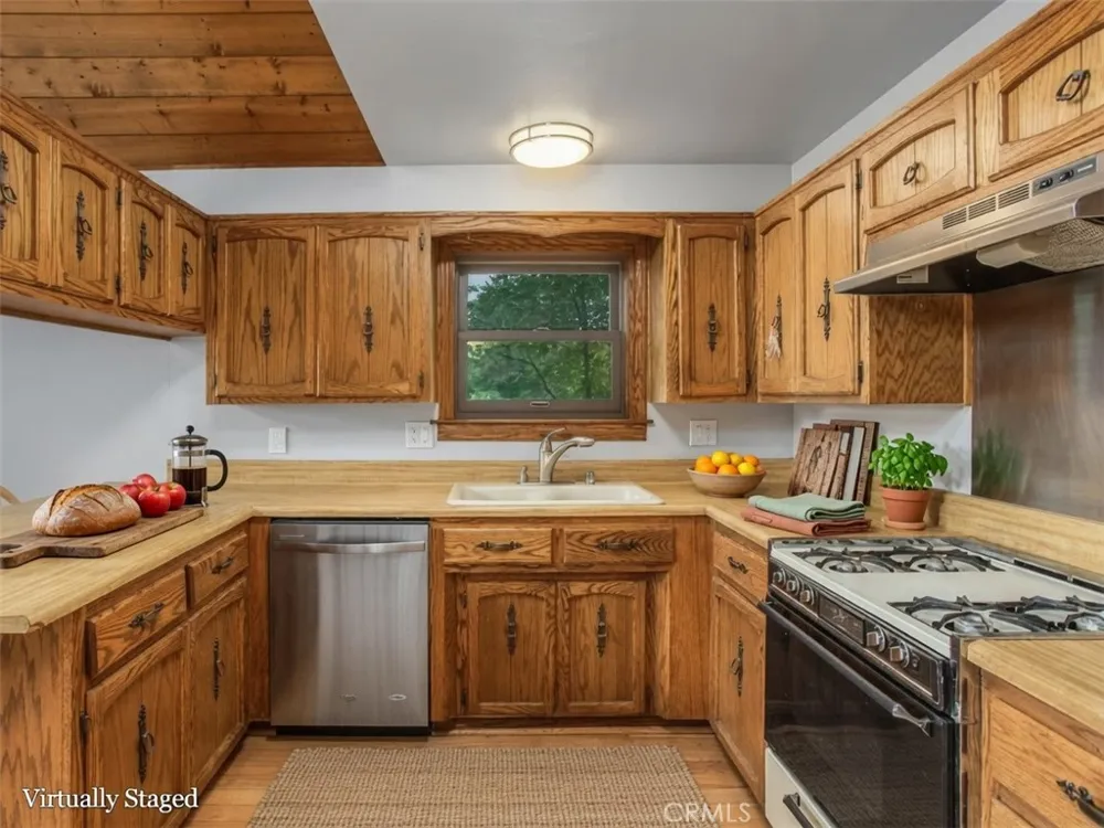 6429 Cedar Avenue Angelus Oaks, CA 92305