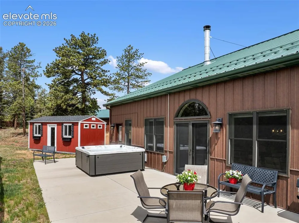5542 North Road Divide, CO 80814