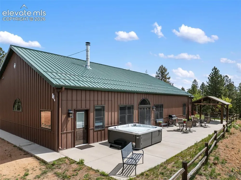 5542 North Road Divide, CO 80814