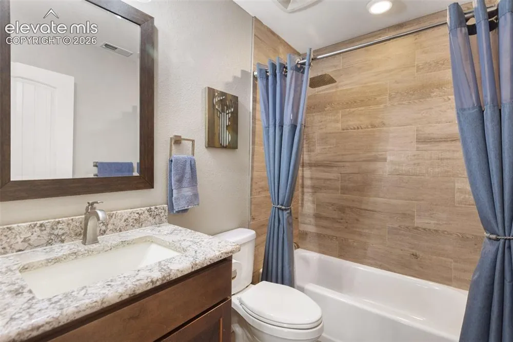 5542 North Road Divide, CO 80814