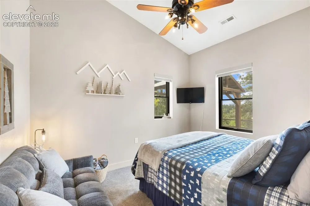 5542 North Road Divide, CO 80814