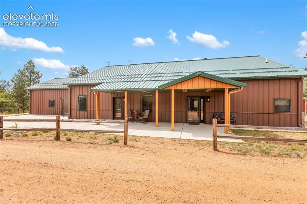 5542 North Road Divide, CO 80814