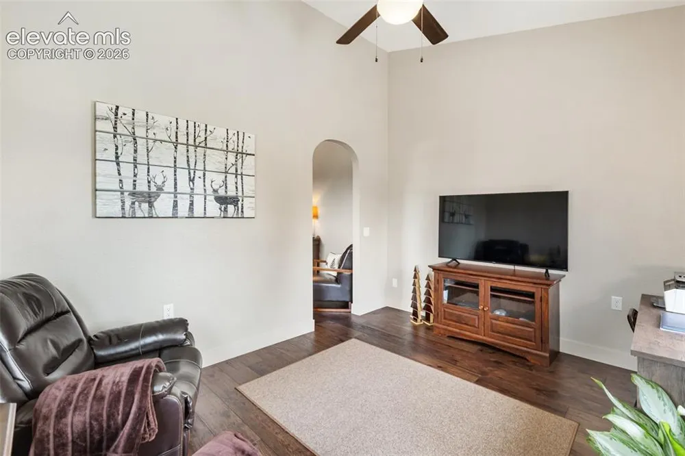 5542 North Road Divide, CO 80814