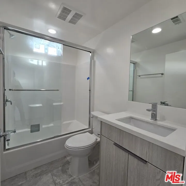 10829 Peach Grove Street #1 North Hollywood, CA 91601