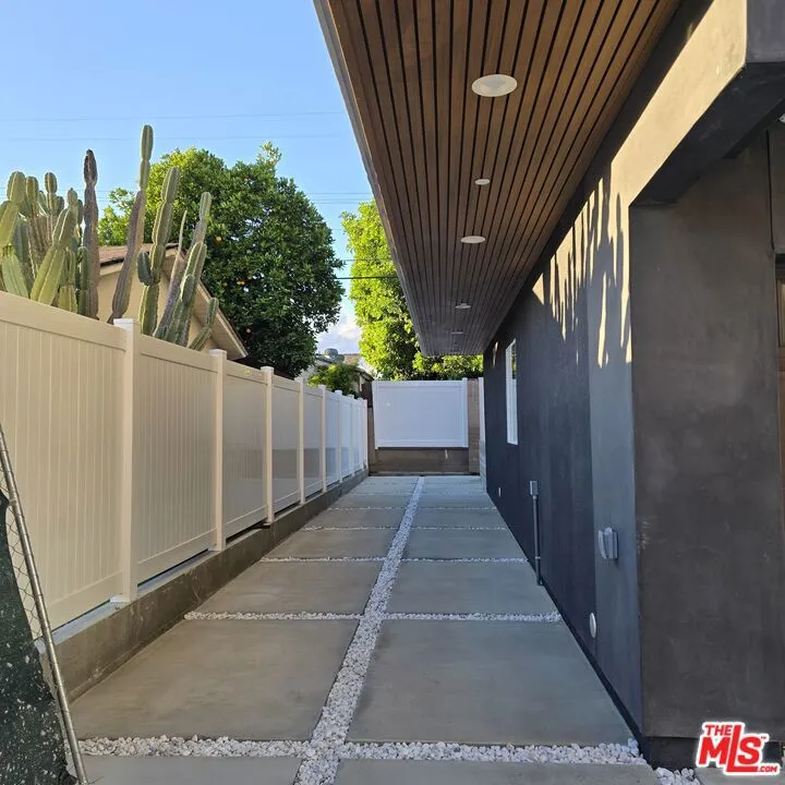 10829 Peach Grove Street #1 North Hollywood, CA 91601