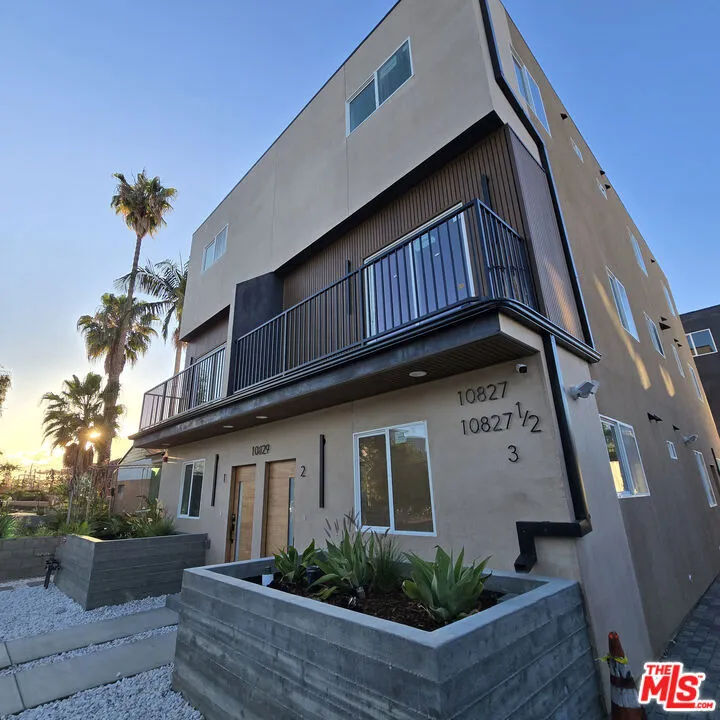 10829 Peach Grove Street #1 North Hollywood, CA 91601