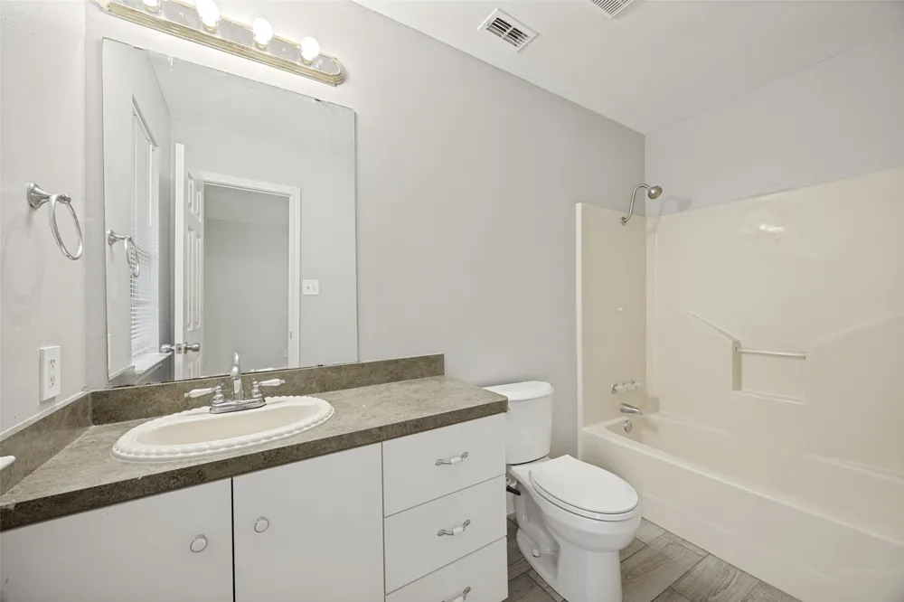 1009 Enlow Circle Commerce, TX 75428