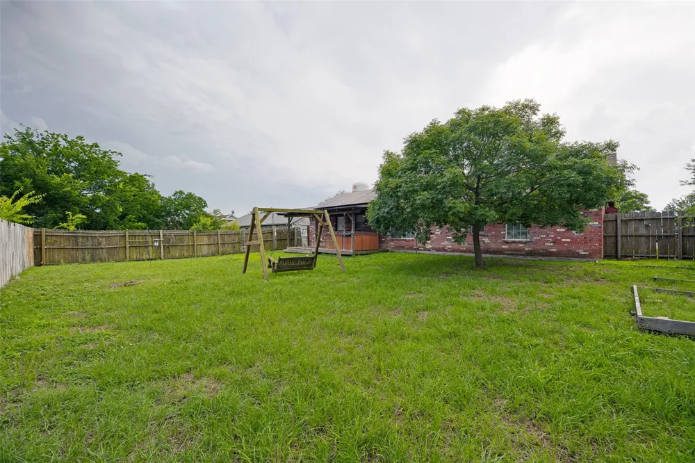 1009 Enlow Circle Commerce, TX 75428