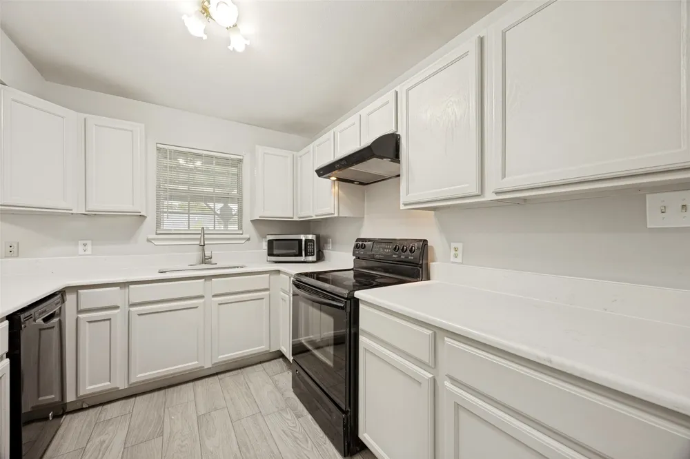 1009 Enlow Circle Commerce, TX 75428