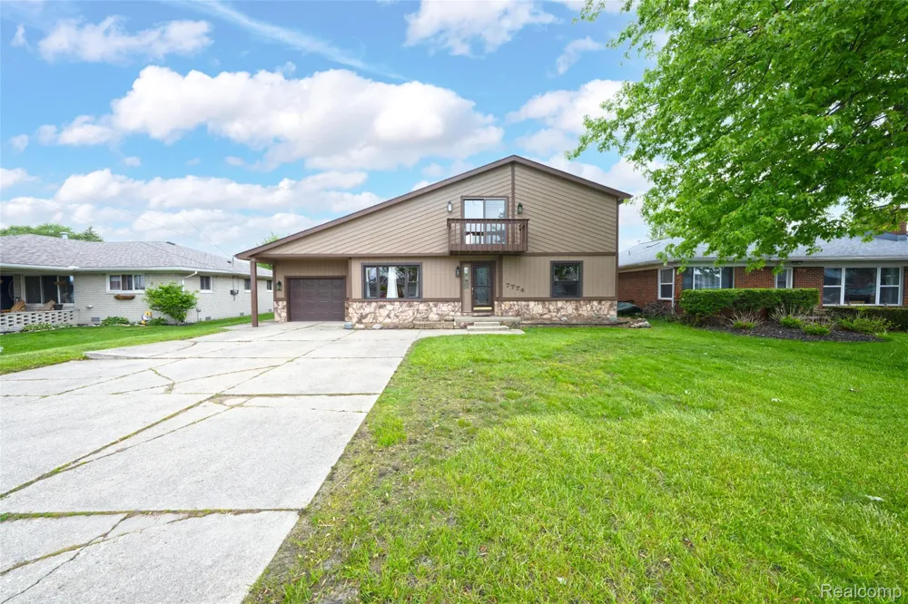 7774 Colony Drive Clay Township, MI 48001