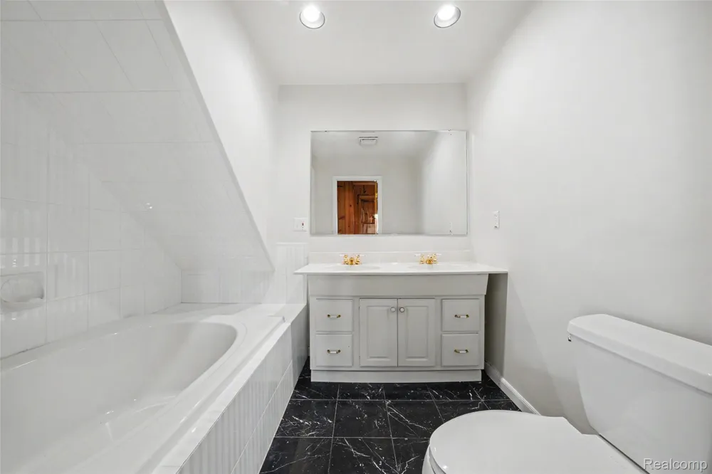 7774 Colony Drive Clay Township, MI 48001
