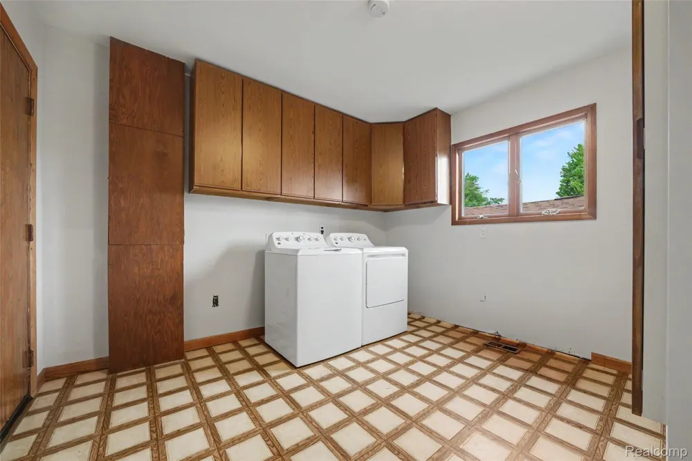 7774 Colony Drive Clay Township, MI 48001