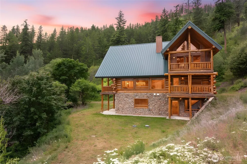 9350 North Fork Road Cashmere, WA 98815