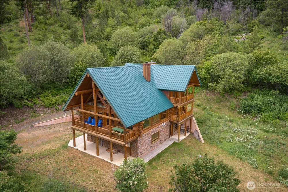 9350 North Fork Road Cashmere, WA 98815