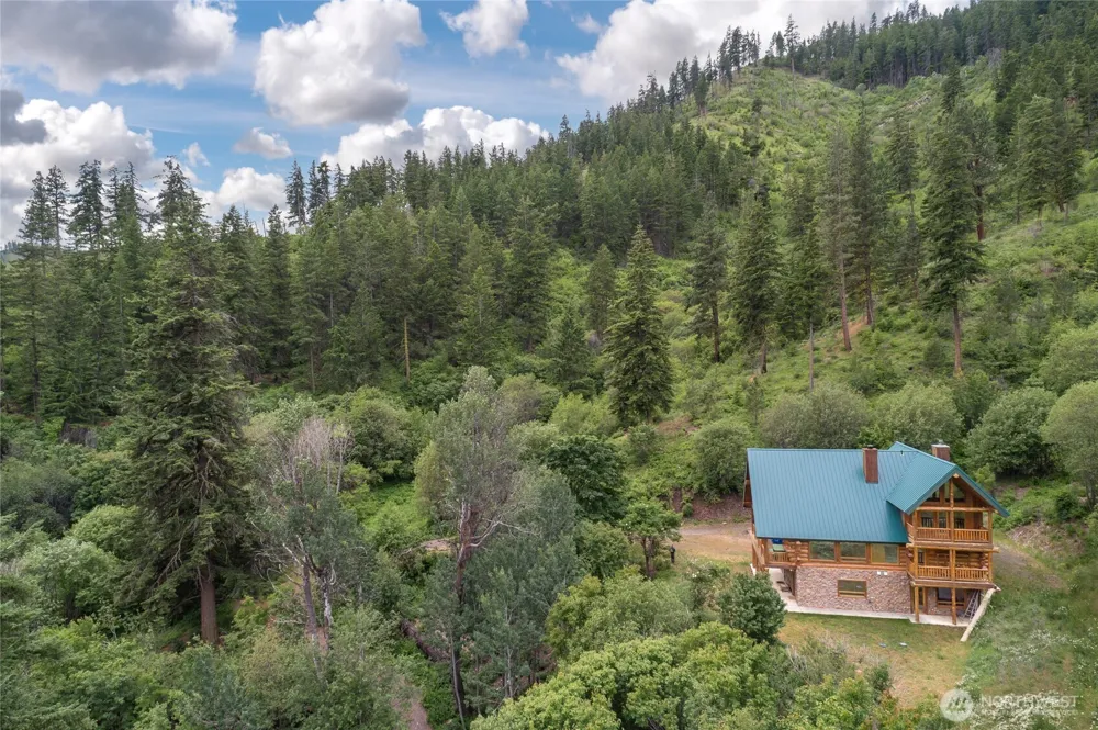 9350 North Fork Road Cashmere, WA 98815