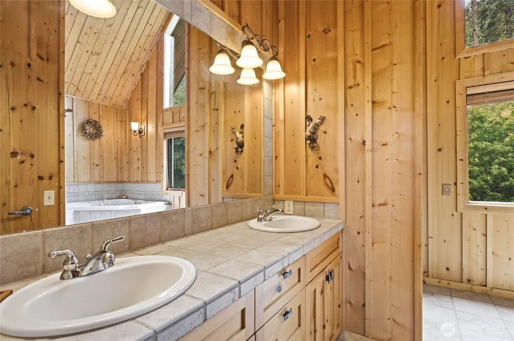 9350 North Fork Road Cashmere, WA 98815