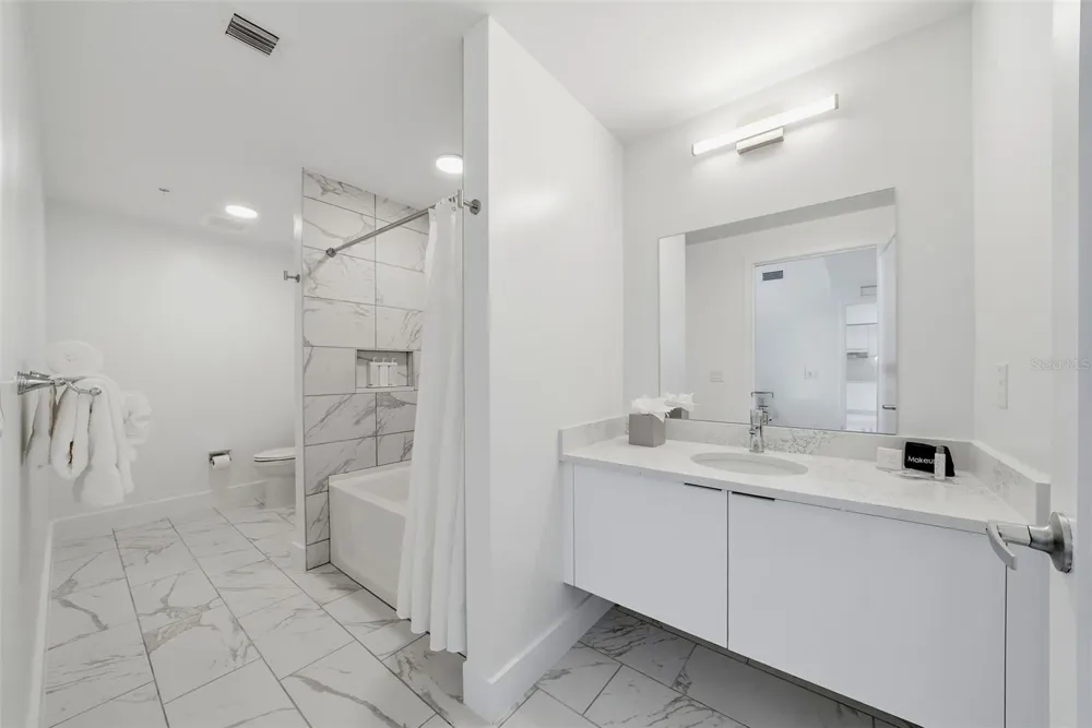 411 E SHORE DRIVE #514 Clearwater Beach, FL 33767