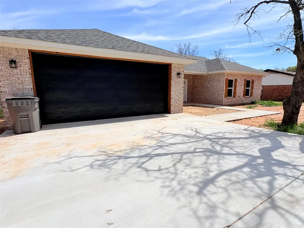 1503 S Rodgers Dr Graham, TX 76450