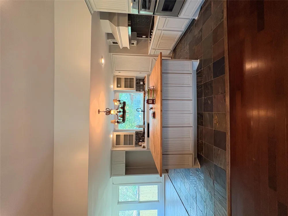 105 S Cedar Street Luling, TX 78648