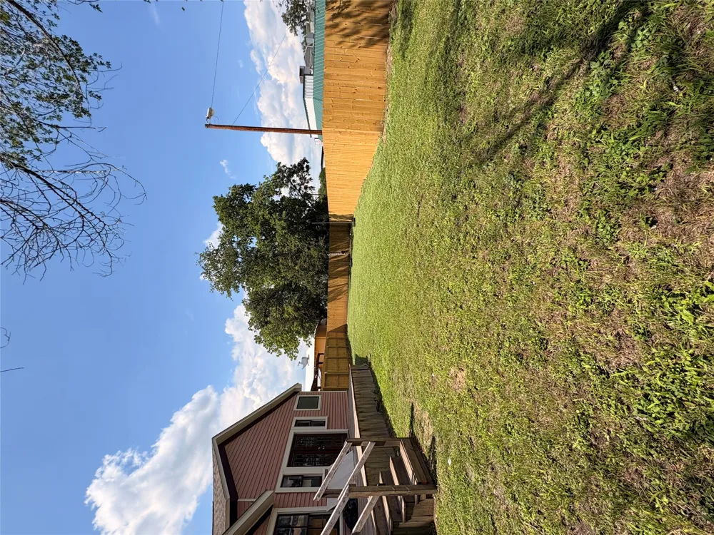 105 S Cedar Street Luling, TX 78648