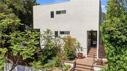 2147 Beachwood #4