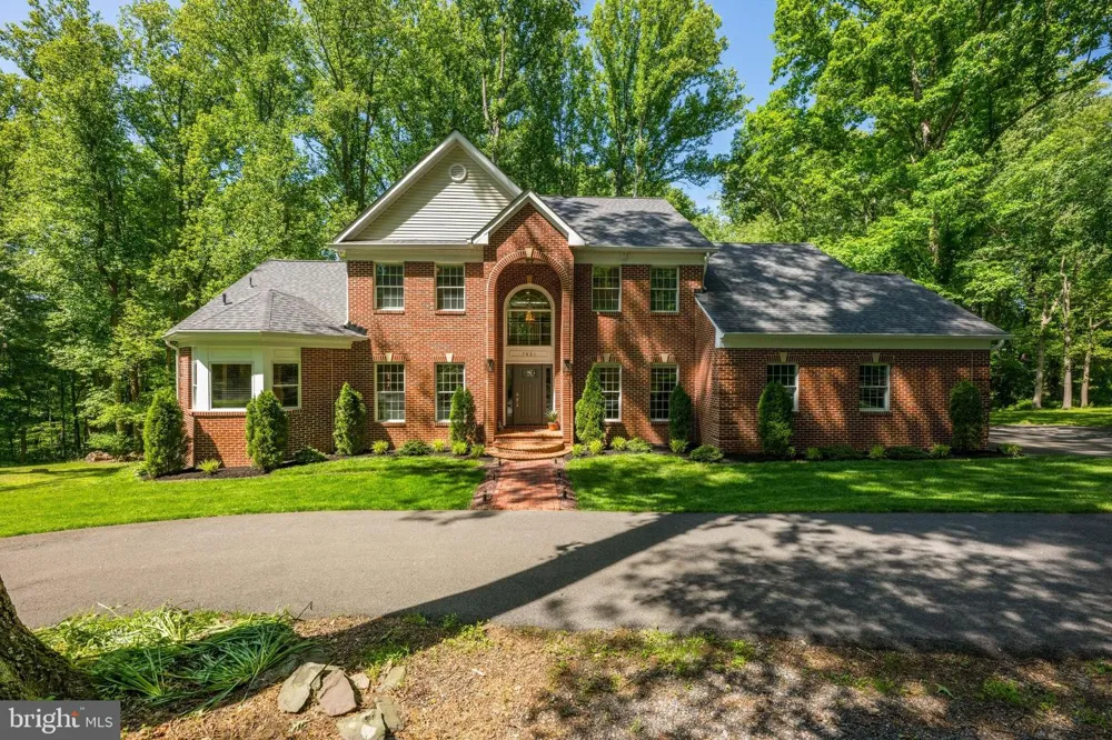7921 GOODHURST DRIVE Gaithersburg, MD 20882
