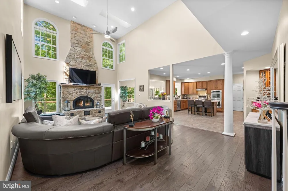 7921 GOODHURST DRIVE Gaithersburg, MD 20882