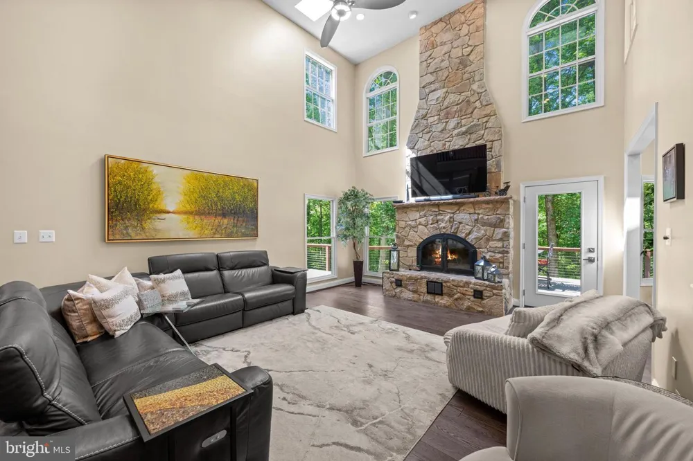 7921 GOODHURST DRIVE Gaithersburg, MD 20882