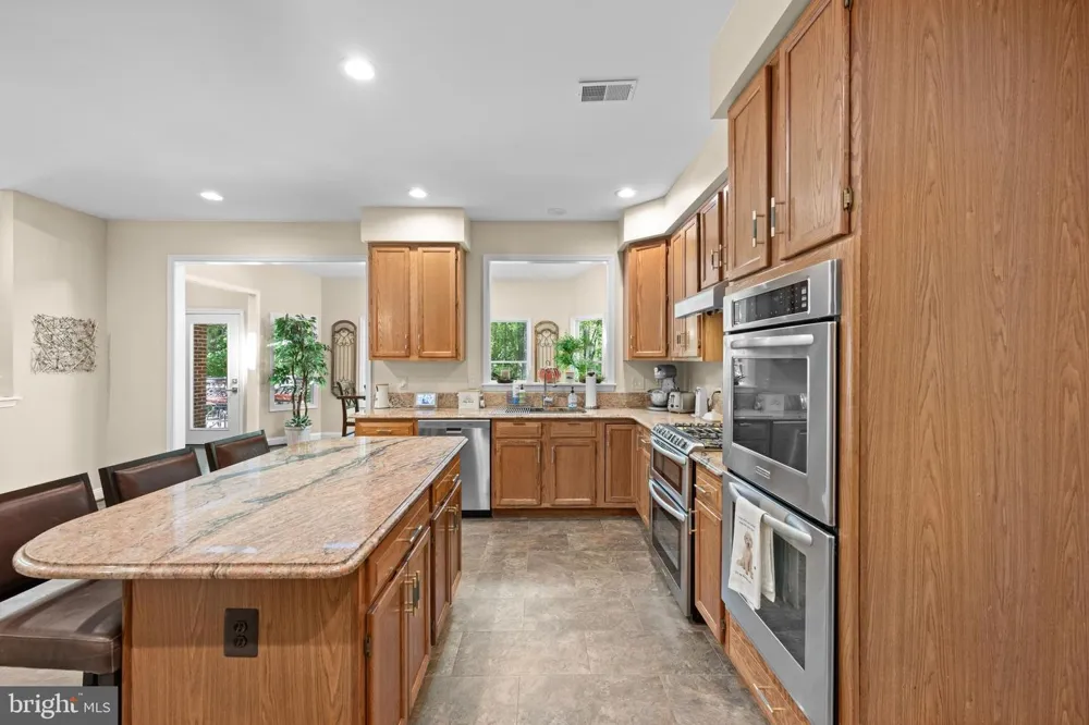 7921 GOODHURST DRIVE Gaithersburg, MD 20882