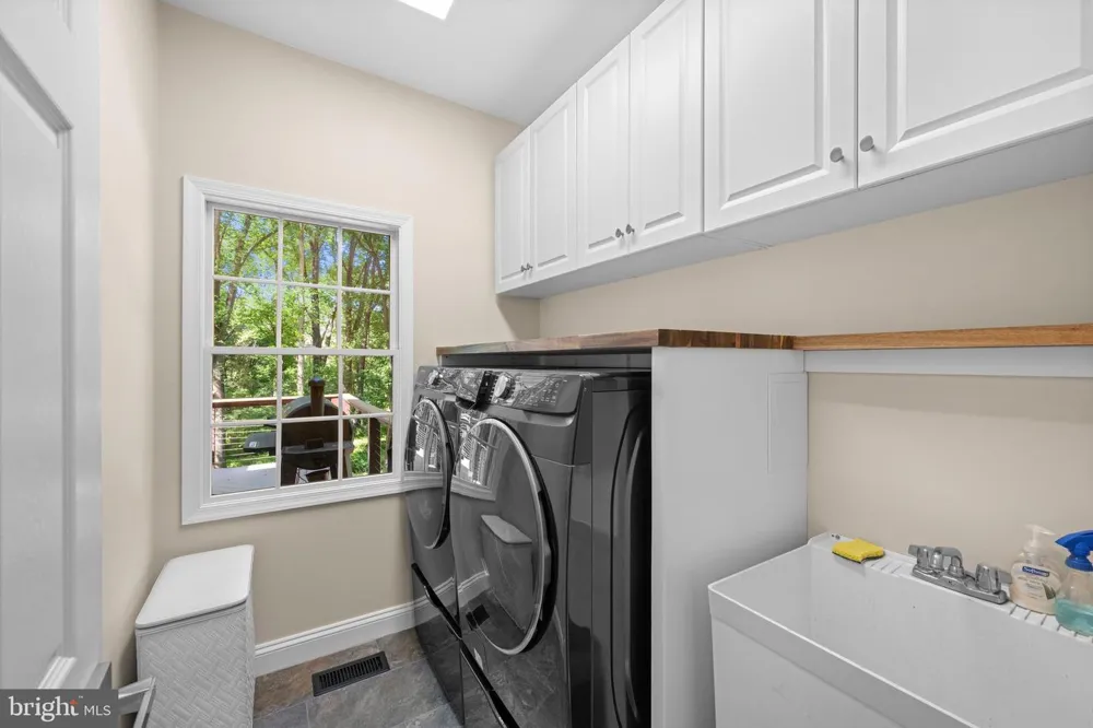 7921 GOODHURST DRIVE Gaithersburg, MD 20882