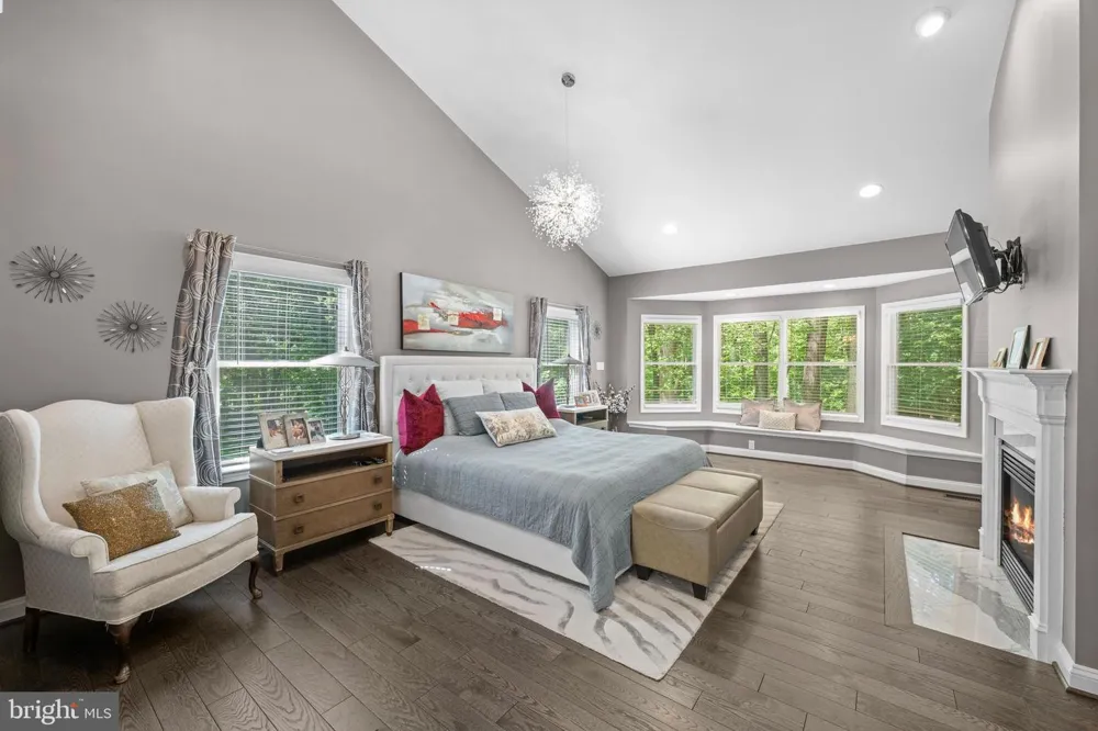 7921 GOODHURST DRIVE Gaithersburg, MD 20882