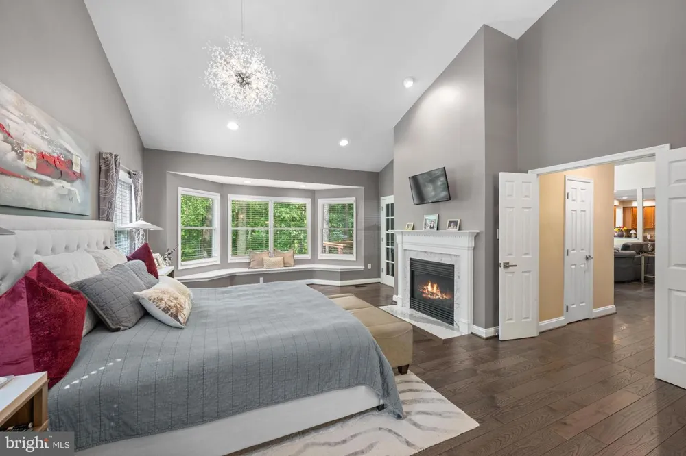 7921 GOODHURST DRIVE Gaithersburg, MD 20882