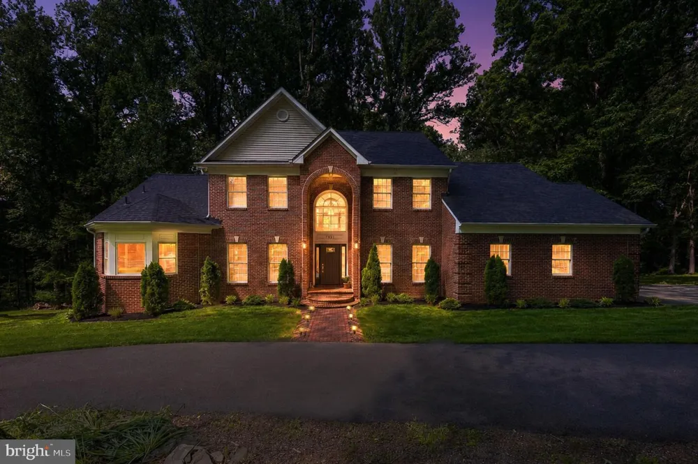 7921 GOODHURST DRIVE Gaithersburg, MD 20882