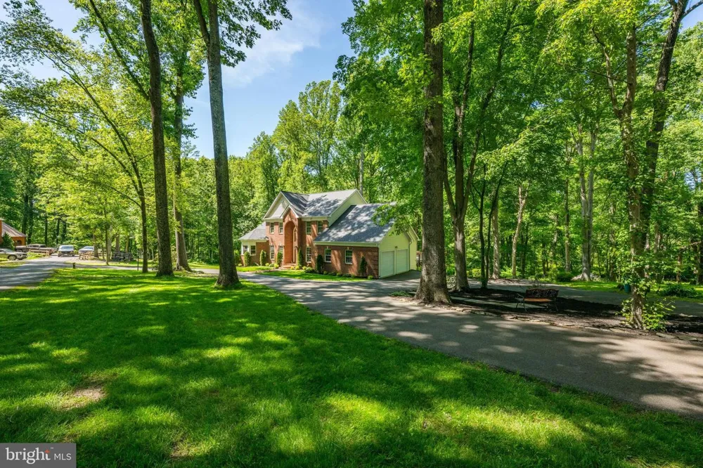 7921 GOODHURST DRIVE Gaithersburg, MD 20882